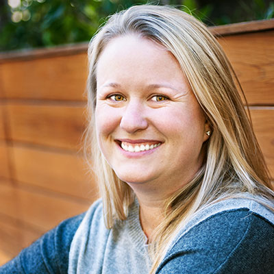 Headshot image of Rachelle Steen.